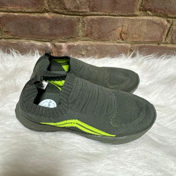 Carter’s Kids Army Green Recycled Slip On Sneakers Size 2 - Picture 1 of 8